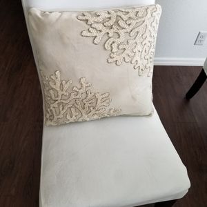 Pier one accent pillow